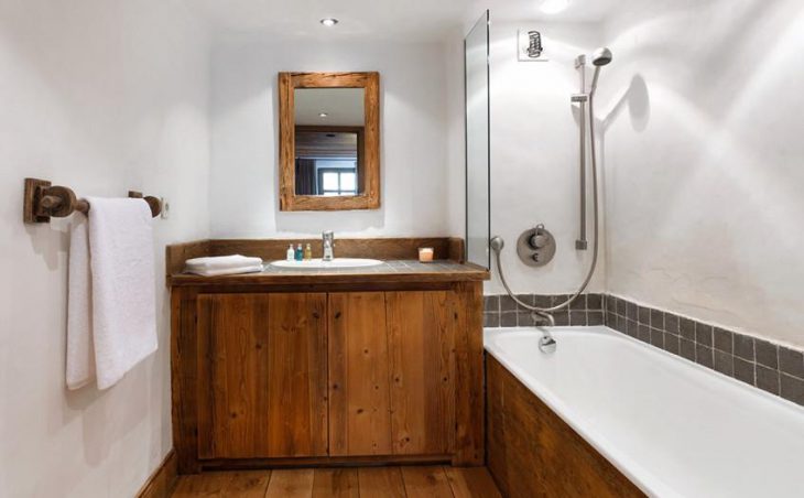 The Farmhouse, Val dIsere, Bathroom 2